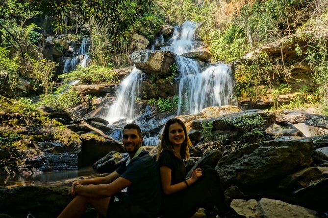 2 Days Hiking Tour in Chiang Mai - Day 1: from Chiang Mai market snacks to Mae Saphok waterfall lunch