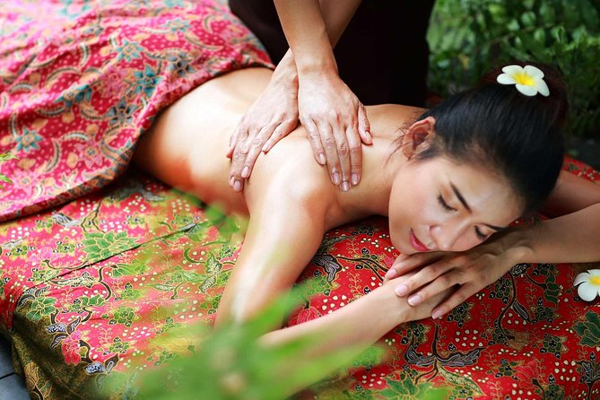 2 Hour Relaxation Luxury Spa Package at Fah Lanna Spa - Old City Branch - The Two-Therapy Plan: Reflexology Foot Massage + Aromatherapy Oil Massage