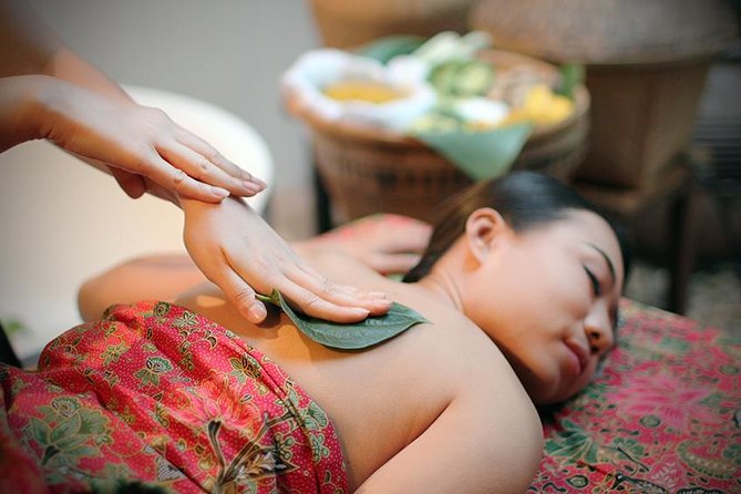 3 hour Fah Lanna Wisdom Luxury Spa Package - Dachanee Nang massage: where the first relief usually hits