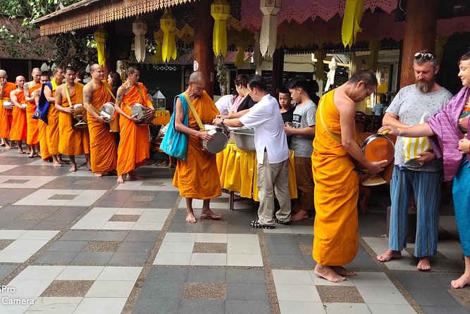 4 highlights: Sticky Waterfall/Elephants/local market /Wat Banden - Untouched Thailand market: the bugs, worms, and that quick reality check