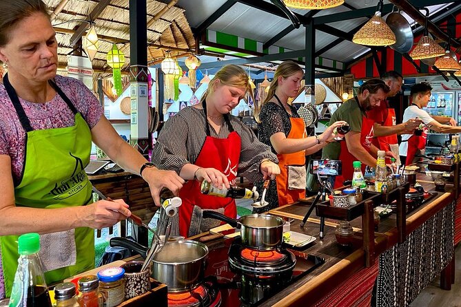 6-Hour Akha Tribe Culture and Cooking Class in Chiang Mai - The local market stop: how the ingredient sourcing teaches you
