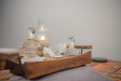 60 Mins -The Home Feet massage with Hotstone -Free Transportation - Traditional herbal compress and herbal wrap: the warm finish