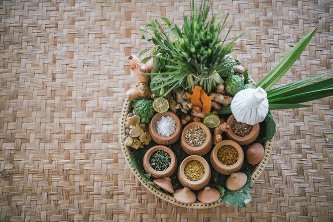 90 mins of Relaxing Foot and Back with thai balm or Oil - Should you book The Home Massage and Spa for foot and back?