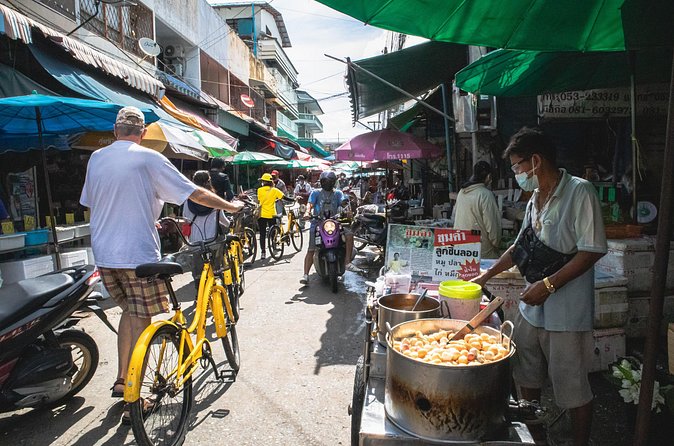 Authentic Chiang Mai 4-Hour Bicycle Tour with Northern Food - What You’re Really Buying for $70