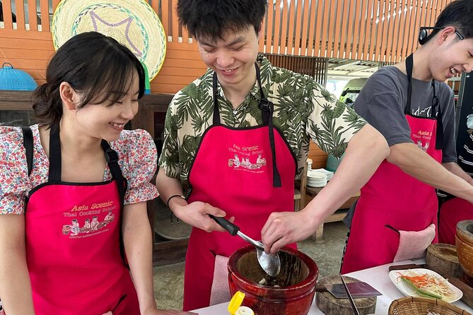 Authentic Thai Cooking Class and Farm Visit in Chiang Mai - Why the Small-Group Format Matters in Chiang Mai