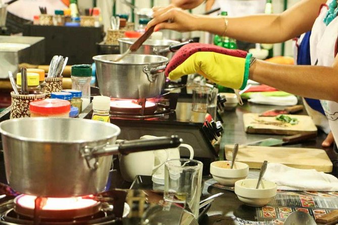 Baan Hongnual: Authentic Thai Cooking & Market Experience - Pickup, half-day timing, and the small-group approach