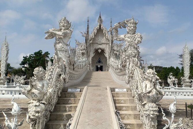 Best Places in Chiang Rai White, Blue, Big Buddha, Tea Plantation - The Big Idea: Chiang Rai’s Main Temples Without the Planning Headache