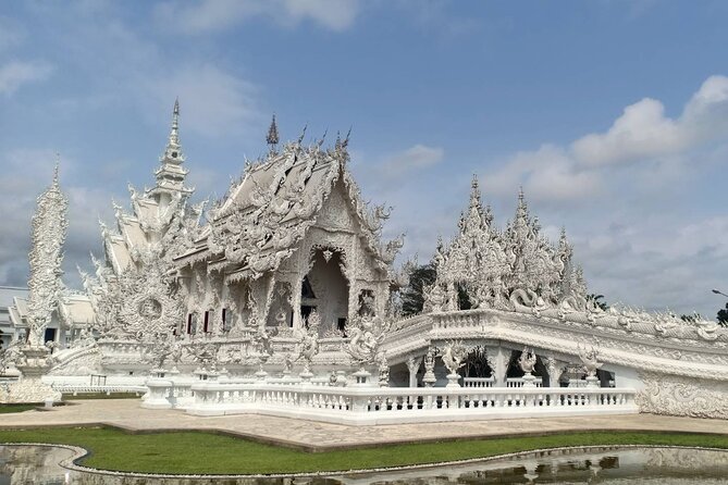 Best Places in Chiang Rai White, Blue, Big Buddha, Tea Plantation - Wat Huay Pla Kang: The Nine-Floor Pagoda and Giant Buddha Complex