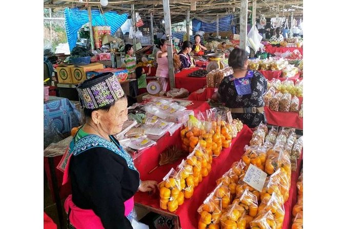 Best Places in Chiang Rai White, Blue, Big Buddha, Tea Plantation - Lunch and Comfort: Included Food, Real Heat, and Hydration Rules