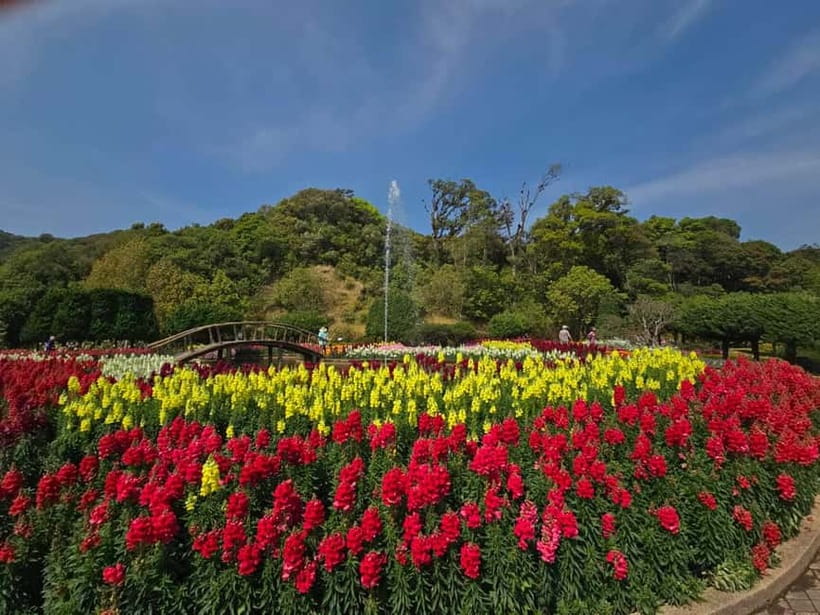 Chang Mai: Doi Inthanon Day Tour w/Waterfalls & Hilltribes - Hilltribe markets and a real coffee stop with the White Karen