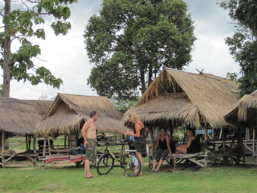 Chiang Mai: 24 km Leisure Cycling & swim Lake Huay Tueng Tao - The stadium start: a quick rhythm check before the countryside