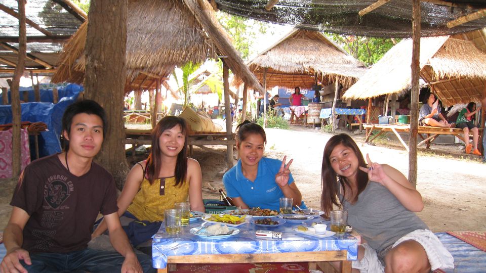 Chiang Mai: 24 km Leisure Cycling & swim Lake Huay Tueng Tao - Lunch by the lake: vegetarian and vegan, with drinks included