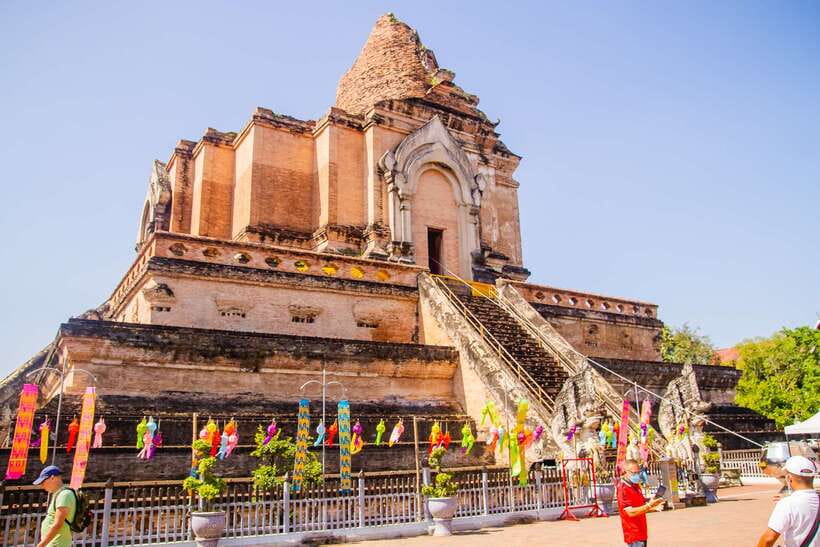 Chiang Mai: 3 Hour Old City and Temples Guided Walking Tour - Sustainable touring: GSTC certification and carbon offsets