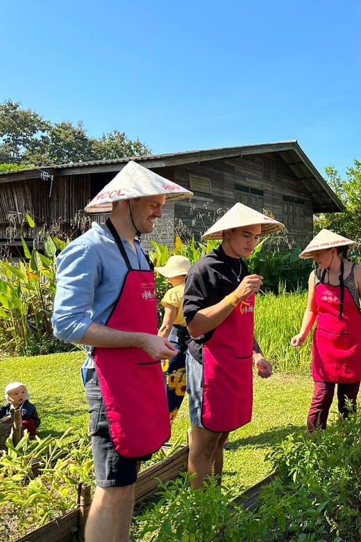 Chiang Mai: Asia Scenic Thai Cooking School - The open-air kitchen setup and your small-group advantage