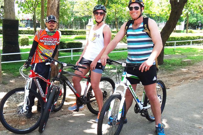 Chiang Mai Biking & River Kayak : Gentle Thrills in a Lush Valley - Wat Ban Den: A Calm Temple Start Before You Get Moving