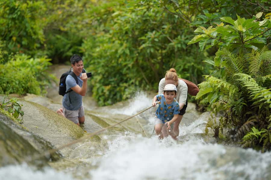 Chiang Mai: Bua Thong Sticky Waterfall & Huge Cave & Buffet - First: the day feels like a natural obstacle course