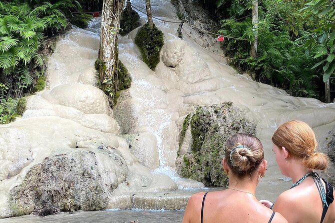 Chiang Mai Chapulin Elephant Care and Sticky Waterfall - First glimpse of Chapulin: countryside pickup, small-group pacing