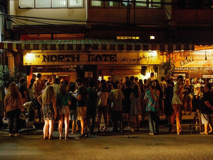 Chiang Mai: Chiang Mai Bar Hopping Guided Night Tour - Ton Lam Yai Flower Market and the Red Taxi Ride Between Stops