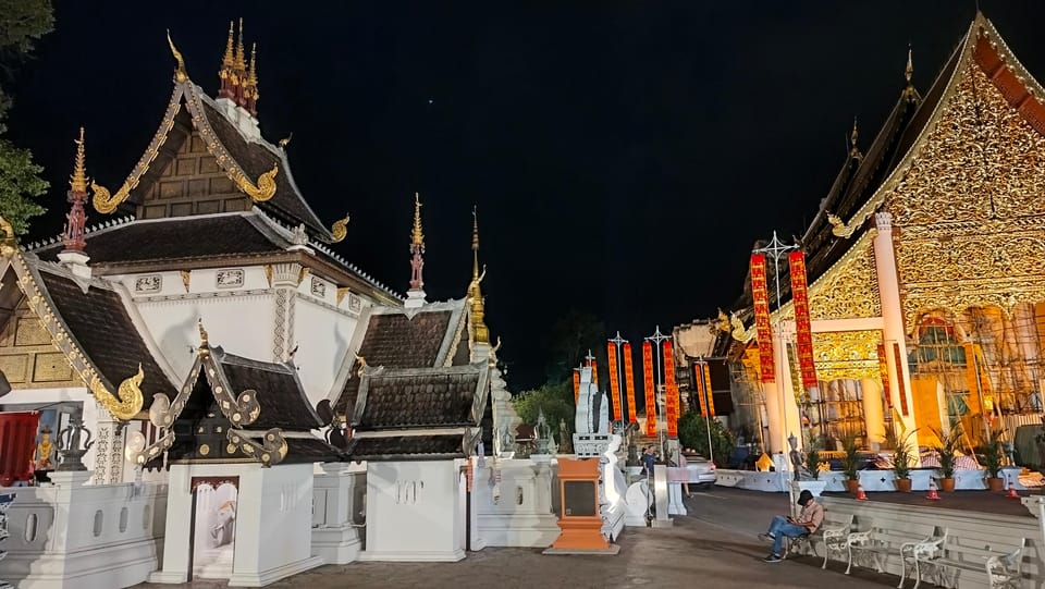 Chiang Mai: Chiang Mai Old City Twilight Walking Tour - What to Bring So Twilight Doesn’t Turn Into a Hassle