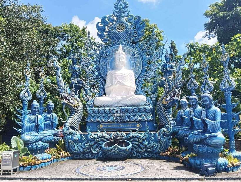 Chiang Mai: Chiang Rai Temples Day Trip with Lalita Cafe - From Chiang Mai to Chiang Rai: the long minivan ride you’ll feel