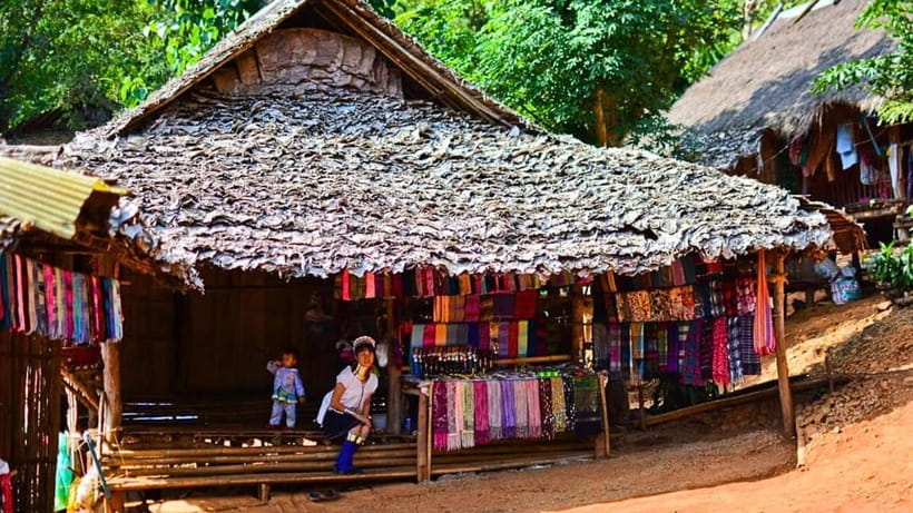 Chiang Mai: Chiang Rai Temples, Golden Triangle & Boat Tour - Wat Rong Khun (White Temple), Baan Dam (Black House), and Wat Rong Suea Ten (Blue Temple)