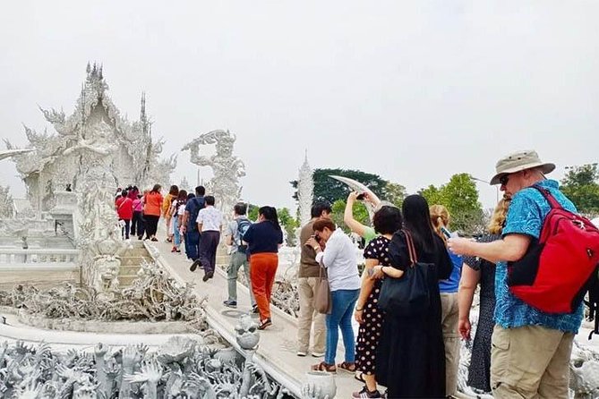 Chiang Mai-Chiang Rai: White Temple-Blue Temple-Lalita Cafe - The long middle block: Chiang Rai driving time and expectations