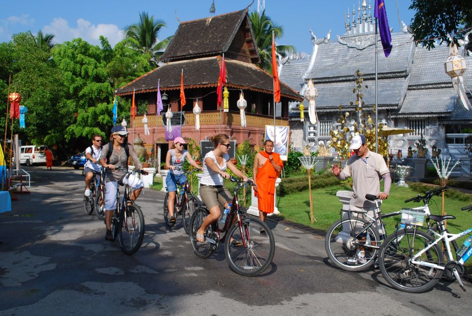 Chiang Mai City Culture Bicycle Ride - A Half-Day Bike Loop Through Chiang Mai’s Quiet Old City Roads