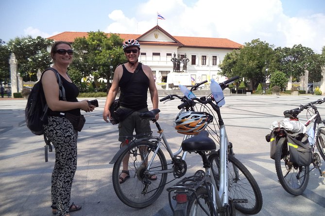 Chiang Mai City Culture Half-Day Cycling Tour - The craft-and-community stops: silversmith time and refreshments with meaning