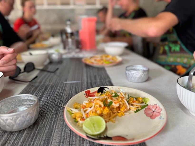 Chiang Mai: Cooking Class with Market and Pickup - What You’ll Cook: Soups, Stir-Fries, Curries, and Curry Paste