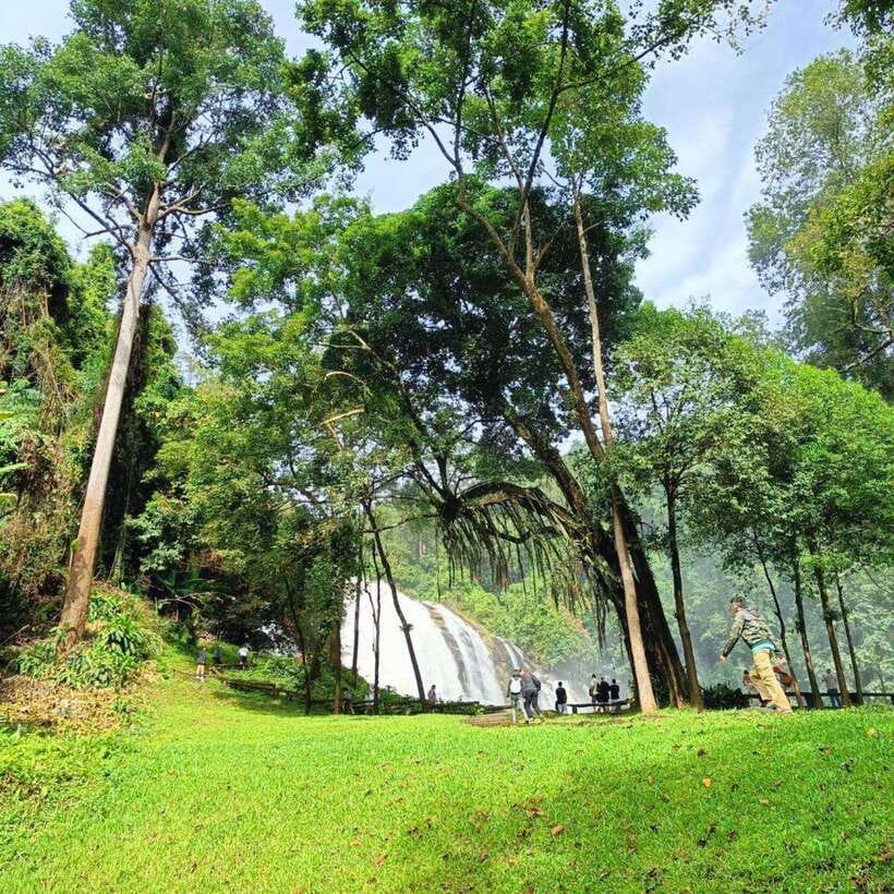 Chiang Mai: Doi Inthanon National Park & Waterfall Day Tour - Ang Ga trail: the short hike that actually pays off