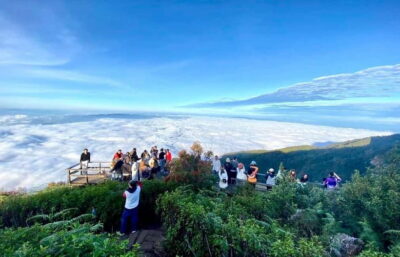 Chiang Mai: Doi Inthanon Park and Kew Mae Pan 2-Hour Hike - King and Queen Pagodas (including Nabhapolbhumisiri) and the dress rule