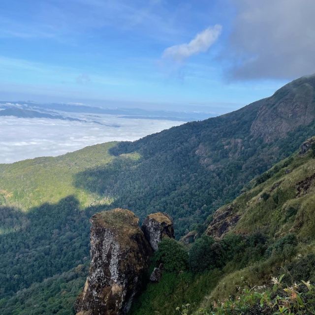 Chiang Mai: Doi Inthanon Park Day Trip with Kiw Mae Pan Hike - Thailand’s highest point at 2,565 meters: cool air, real altitude, mixed views