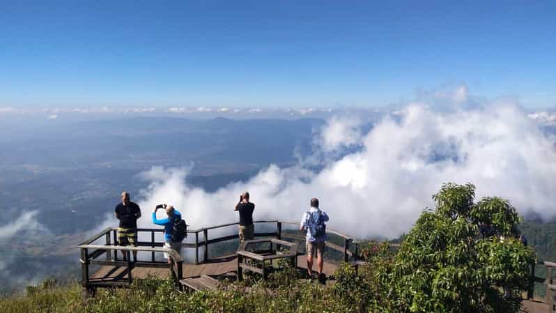 Chiang Mai: Doi Inthanon Park with Kew Mae Pan Hike Day Trip - Reaching 2,565 meters: the Doi Inthanon peak viewpoint