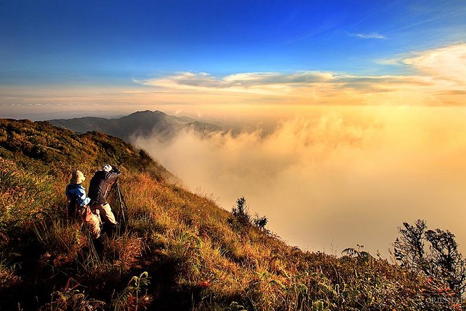 CHIANG MAI: Doi Inthanon-Trekking Keiw Mae Pan-Waterfall-Lunch - Lunch at a local restaurant: fuel for a long day
