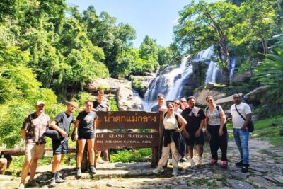 Chiang Mai: Doi Inthanon, Waterfalls, and Hill Tribe Village - Stop-by-Stop Breakdown: Waterfalls, Pagodas, Summit, and the Markets