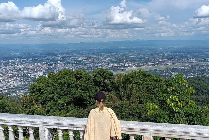 Chiang Mai Doi Suthep Temple and Wat Pha Lat Hike - Stop 1: Wat Pha Lat Monk’s Trail hike to a jungle temple