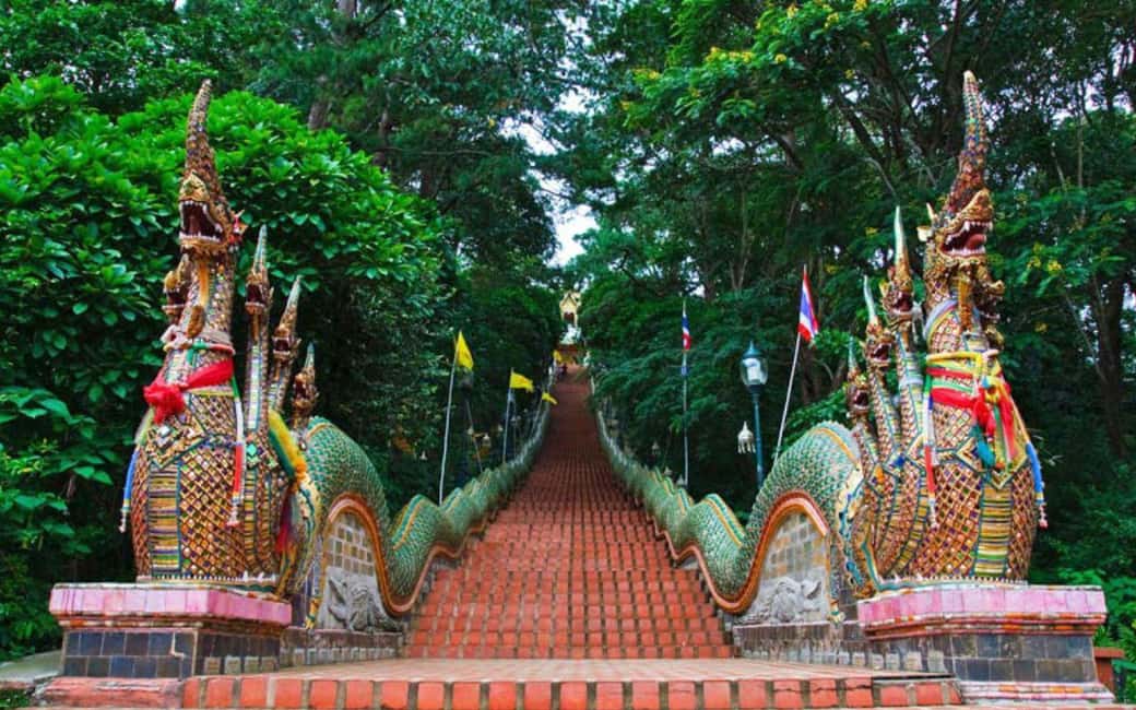Chiang Mai: Doi Suthep Temple & Hmong Hill Tribe Culture - Temple Etiquette and What to Wear (So You Don’t Feel Rushed)