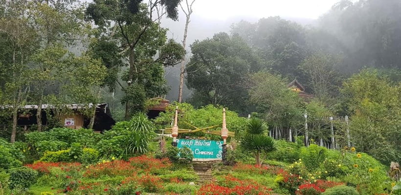 Chiang Mai: Doi Suthep Temple & Hmong Village Tour - Pickup and pacing: how the 4 hours are structured