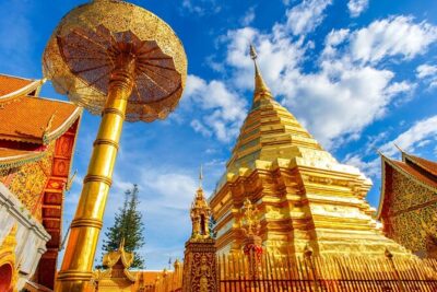 Chiang Mai - Doi Suthep Temple & Wat Pha Lat Hike - Getting there: red car pickup, then songthaew for the mountain