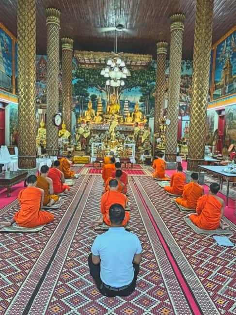 Chiang Mai: Evening Chanting & Meditation - Fifteen Minutes of Guided Silent Meditation: Short Enough to Start, Long Enough to Notice