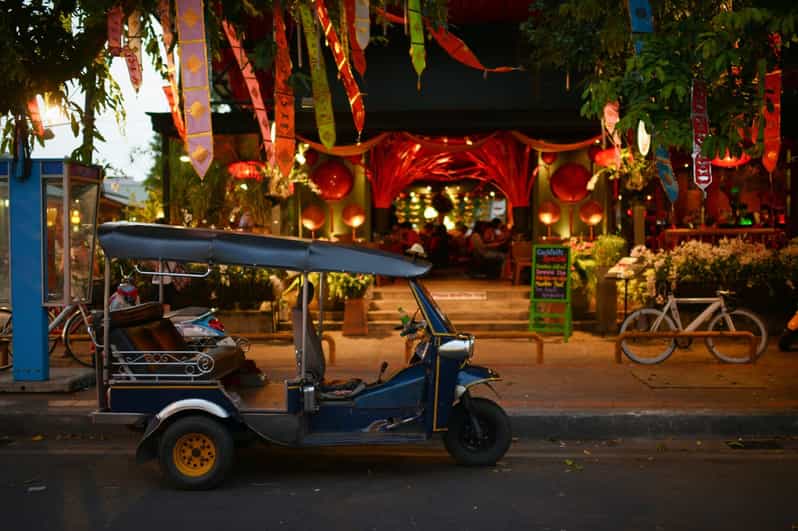 Chiang Mai: Evening Foodie Tour - Warorot Market (Kad Luang): The 100+ Year Start to Eating Like Locals