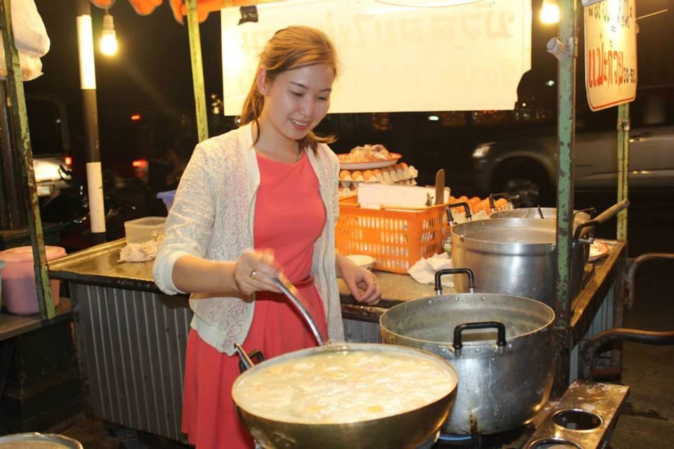 Chiang Mai: Evening Local Street Food Market Tour - Chiang Mai Night Markets: What You’ll Eat in 150 Minutes