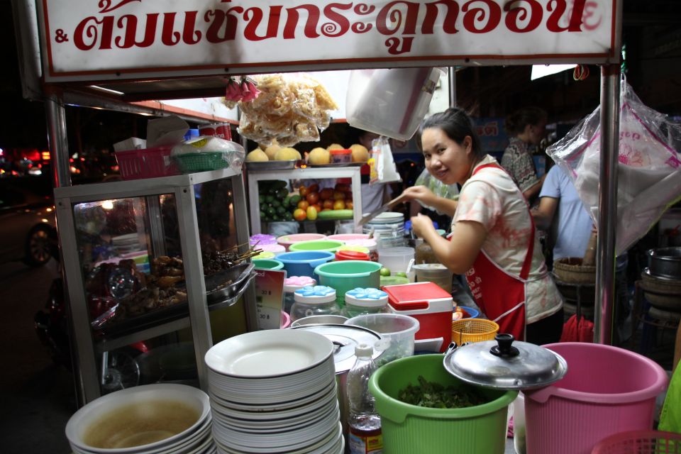Chiang Mai: Evening Local Street Food Market Tour - Value for Money: Why $40 Works Better Than DIY Night Market Wandering