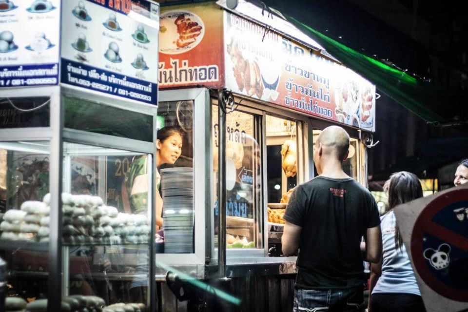 Chiang Mai: Evening Local Street Food Market Tour - Pickup, Small Group Size, and the Pace You’ll Want