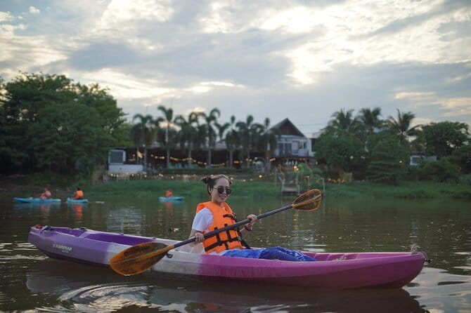 Chiang Mai: Explore Kayaking Through Mae Ping River on Sunset - Key things that make this sunset kayak work