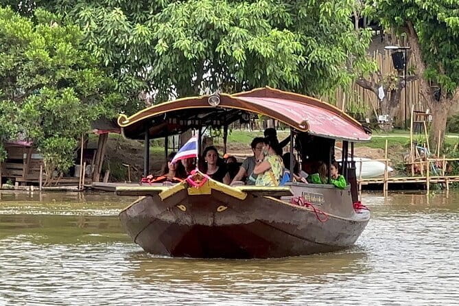 Chiang Mai: Explore Kayaking Through Mae Ping River on Sunset - The kayaking route on Mae Ping: what 5–6 km feels like at night