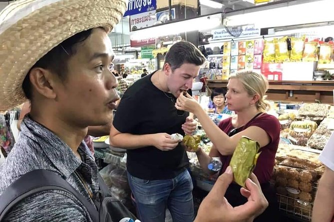 Chiang mai Foodies and Historic Walk - Old City start at Three Kings Monument: a morning that stays calm