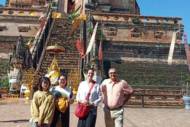 Chiang mai Foodies and Historic Walk - The included Thai restaurant meal and coffee: saving room for dinner