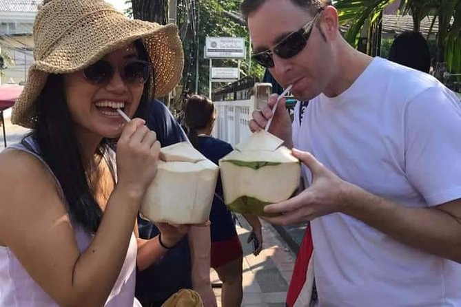 Chiang mai Foodies and Historic Walk - Wat Phra Singh stop: temple art, pagoda views, and royal context