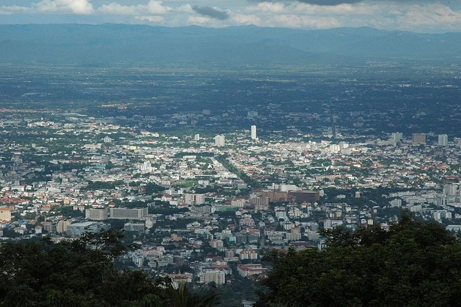 Chiang Mai: Guided City & Temple Discovery with Hotel Pickup - Temple etiquette and dress rules you’ll actually need